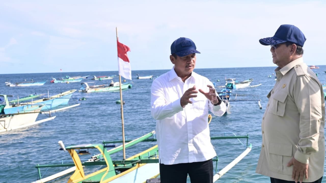 Menteri Kelautan dan Perikanan Sakti Wahyu Trenggono dan Presiden Republik Indonesia Prabowo Subianto (Biro Hubungan Masyarakat dan Kerja Sama Luar Negeri)