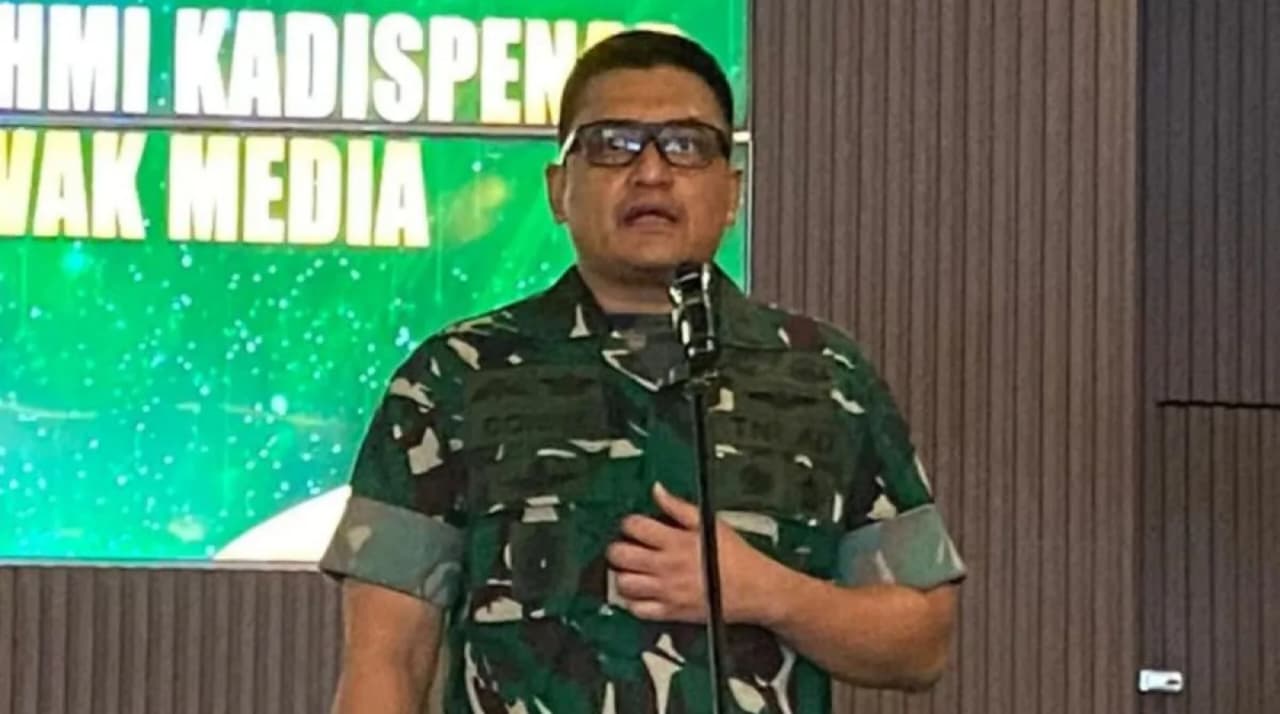 Kepala Dinas Penerangan TNI AD (Kadispenad) Brigjen TNI Donny Pramono saat jumpa pers di Malacca Toast, Jakarta Pusat pada Jumat, 29 Mei 2026. (Antara)