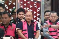 Kenakan Rompi Tahanan dan Tangan Diborgol, 3 Eks Pimpinan BGN Langsung Ditahan Kejagung