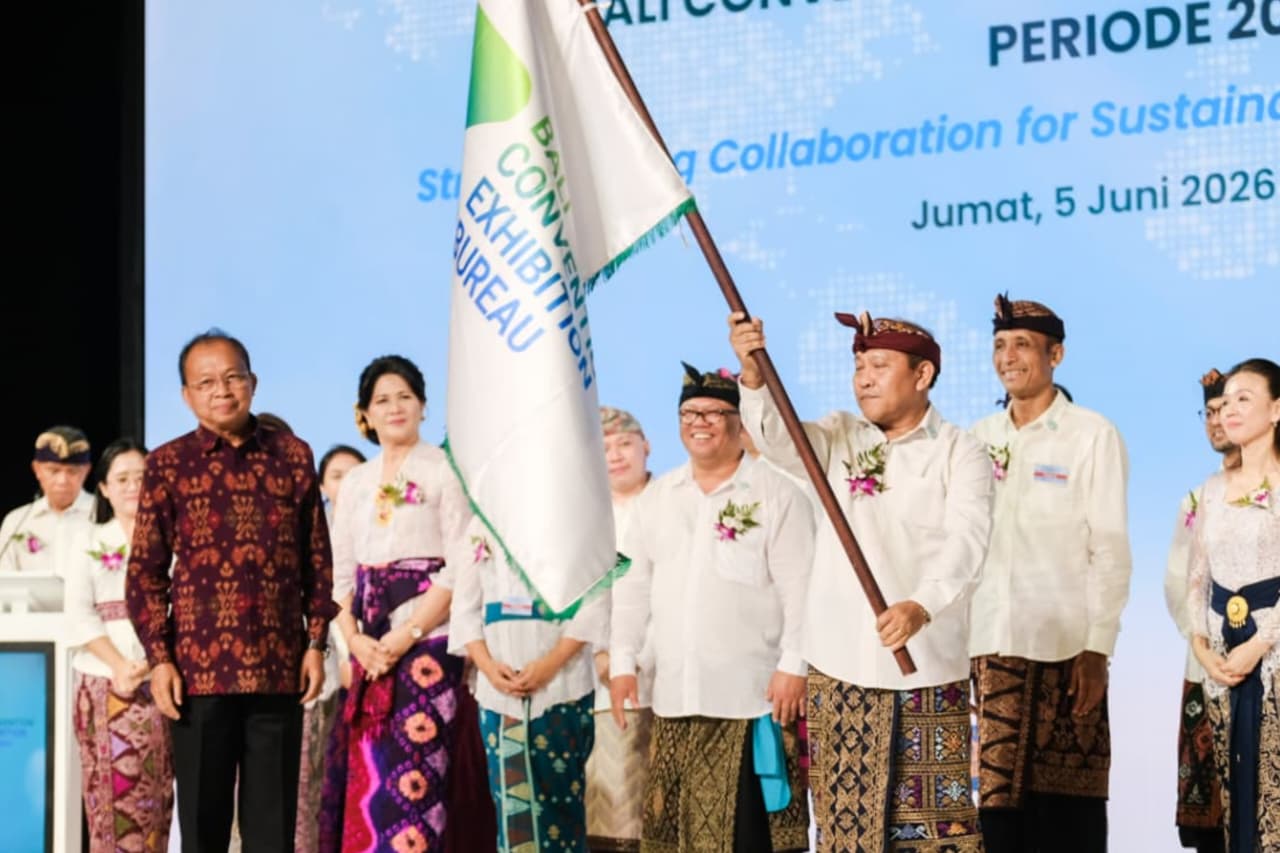 Pelantikan Pengurus Bali Convention and Exhibition Bureau (BaliCEB) periode 2026–2031 di The Meru, Sanur, Bali pada Jumat, 5 juni 2026. (Biro Komunikasi Kementerian Pariwisata)