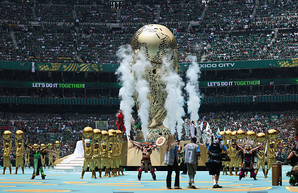 Para penampil menari dalam Upacara Pembukaan sebelum pertandingan Grup A Piala Dunia FIFA 2026 antara Meksiko dan Afrika Selatan di Stadion Mexico City pada 11 Juni 2026 di Mexico City, Meksiko. (Getty Images)