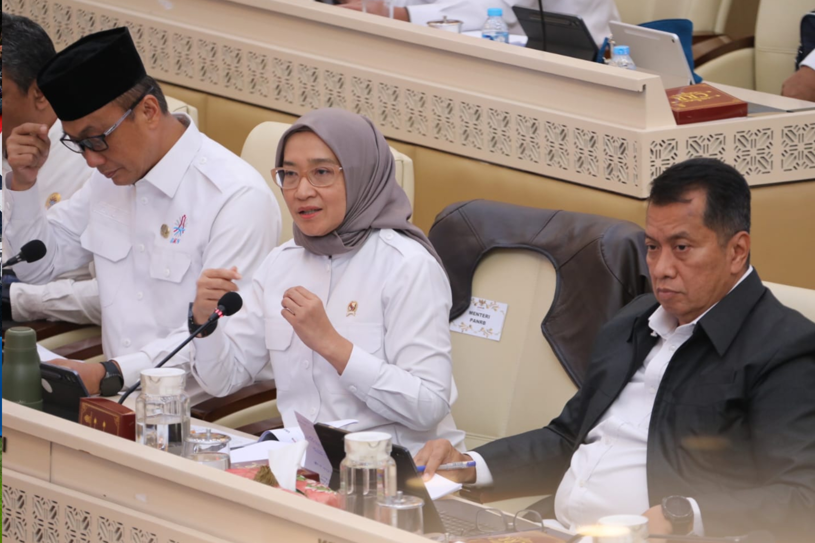 Menteri PANRB Rini Widyantini dalam Rapat Kerja dan Rapat Dengar Pendapat dengan Komisi II DPR RI di Jakarta pada Rabu, 10 Juni 2026. (IDNVoice/PANRB)