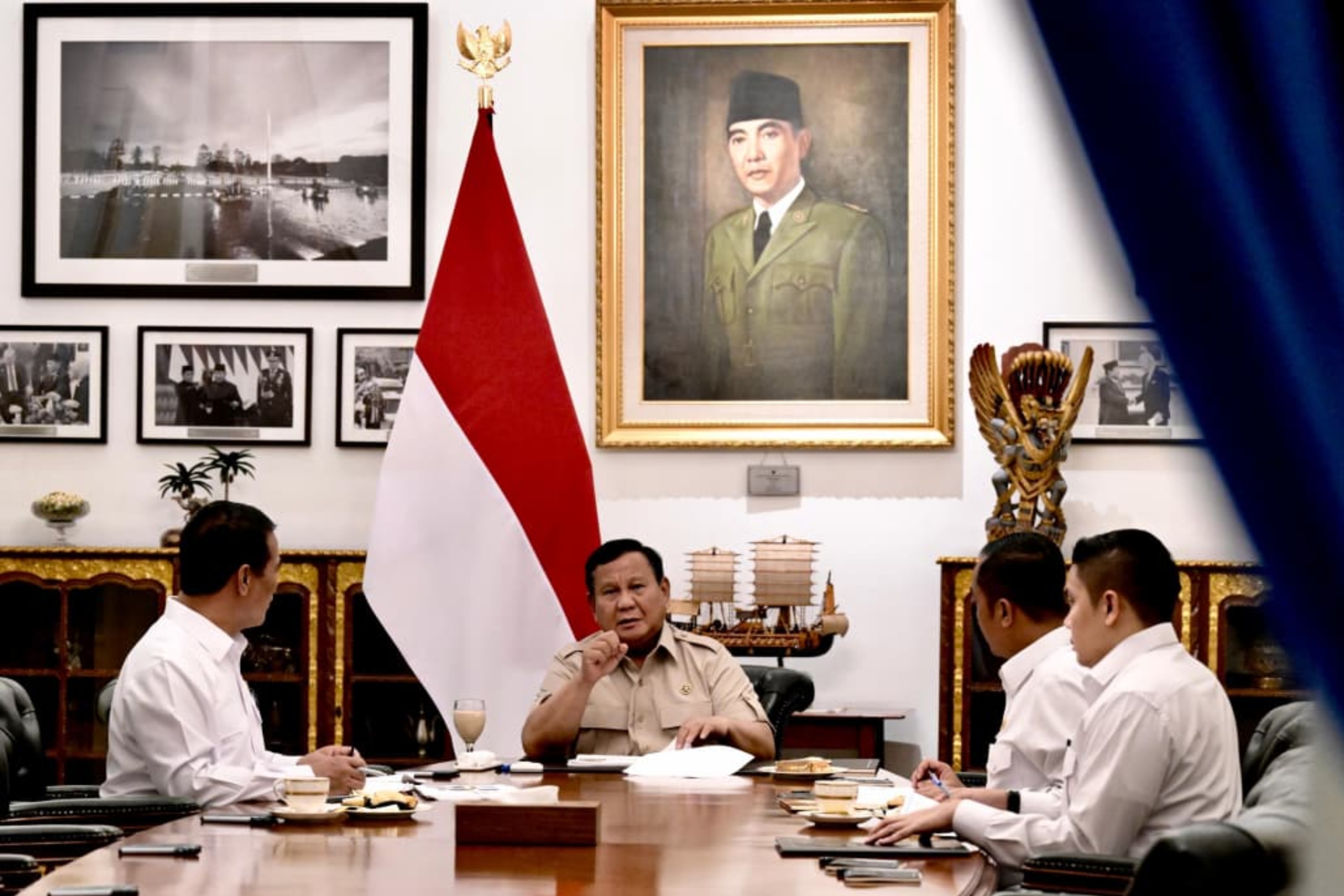 Presiden Prabowo Subianto saat melakukan pertemuan dengan Mentan Andi Amran Sulaiman di Istana Merdeka, Jakarta, pada Kamis, 18 Juni 2026. (IDNVoice/BPMI Setpres)