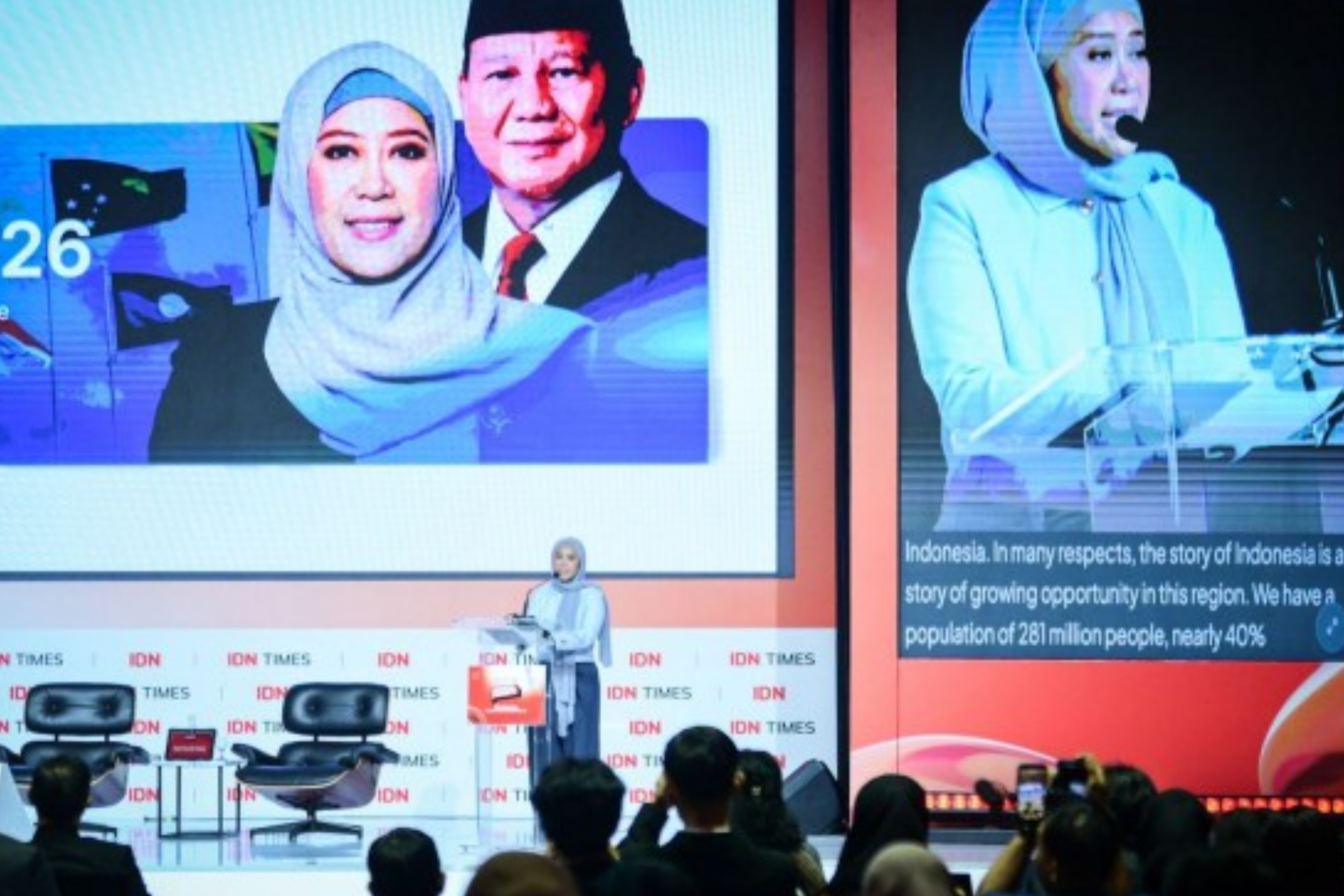 Menkomdigi Meutya Hafid memberikan keynote speech dalam acara Indonesia Summit 2026 by IDN Times di The Tribrata, Jakarta Selatan pada Rabu, 17 Juni 2026. (IDNVoice/Komdigi)
