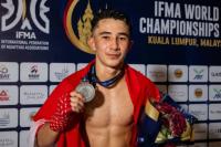Elijah Hinzman Ukir Sejarah, Raih Perak Pertama Indonesia di Kejuaraan Dunia Muaythai