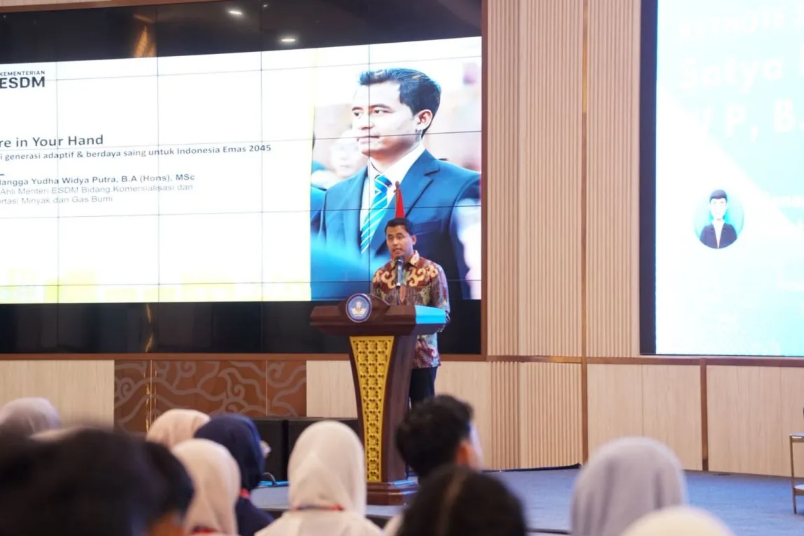Tenaga Ahli Menteri ESDM Satya Hangga Yudha menjadi pembicara utama dalam perhelatan Education Festival Indonesia 2026 di Kemendiktisaintek, Jakarta pada Minggu, 21 Juni 2026. (IDNVoice/Tim Media Tenaga Ahli Menteri ESDM) 
