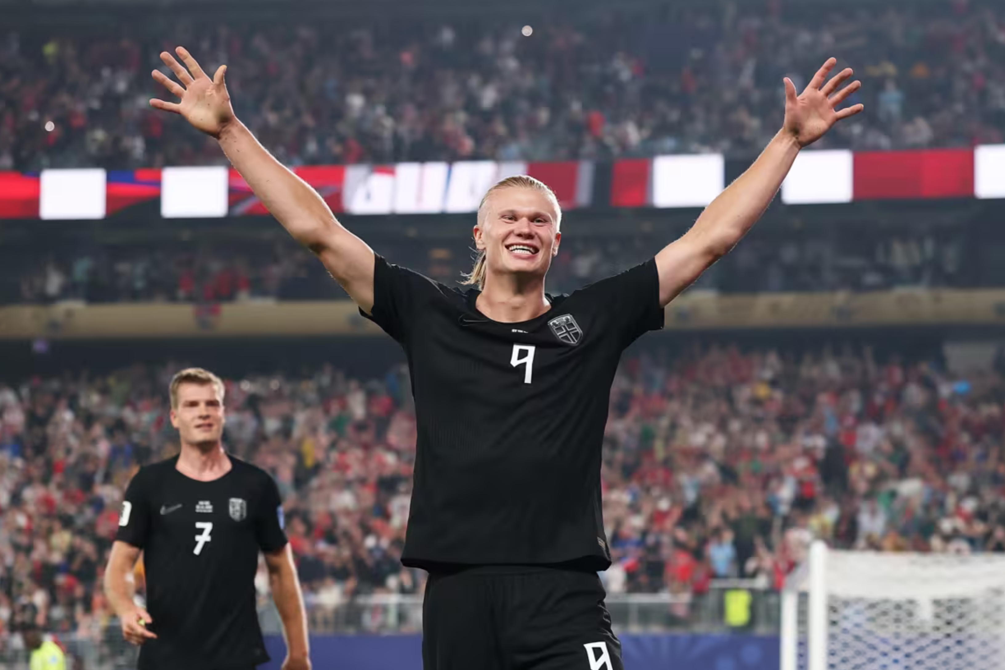 Dua gol dari Erling Haaland mengamankan tempat bagi Norwegia di babak 32 besar, sekaligus menjaga peluang sang striker dalam perebutan adidas Golden Boot. (IDNVoice/FIFA)