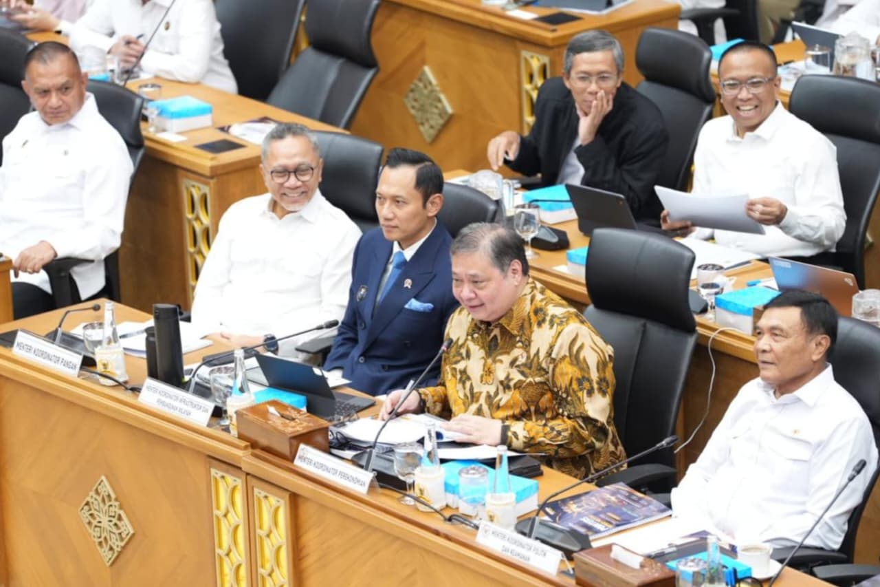 Menteri Koordinator Bidang Perekonomian RI Airlangga Hartarto saat menghadiri Rapat Kerja Rencana Kerja dan Anggaran bersama Badan Anggaran Dewan Perwakilan Rakyat RI di Gedung DPR RI, Jakarta pada Senin, 22 Juni 2026. (IDNVoice/Kemenko Perekonomian)