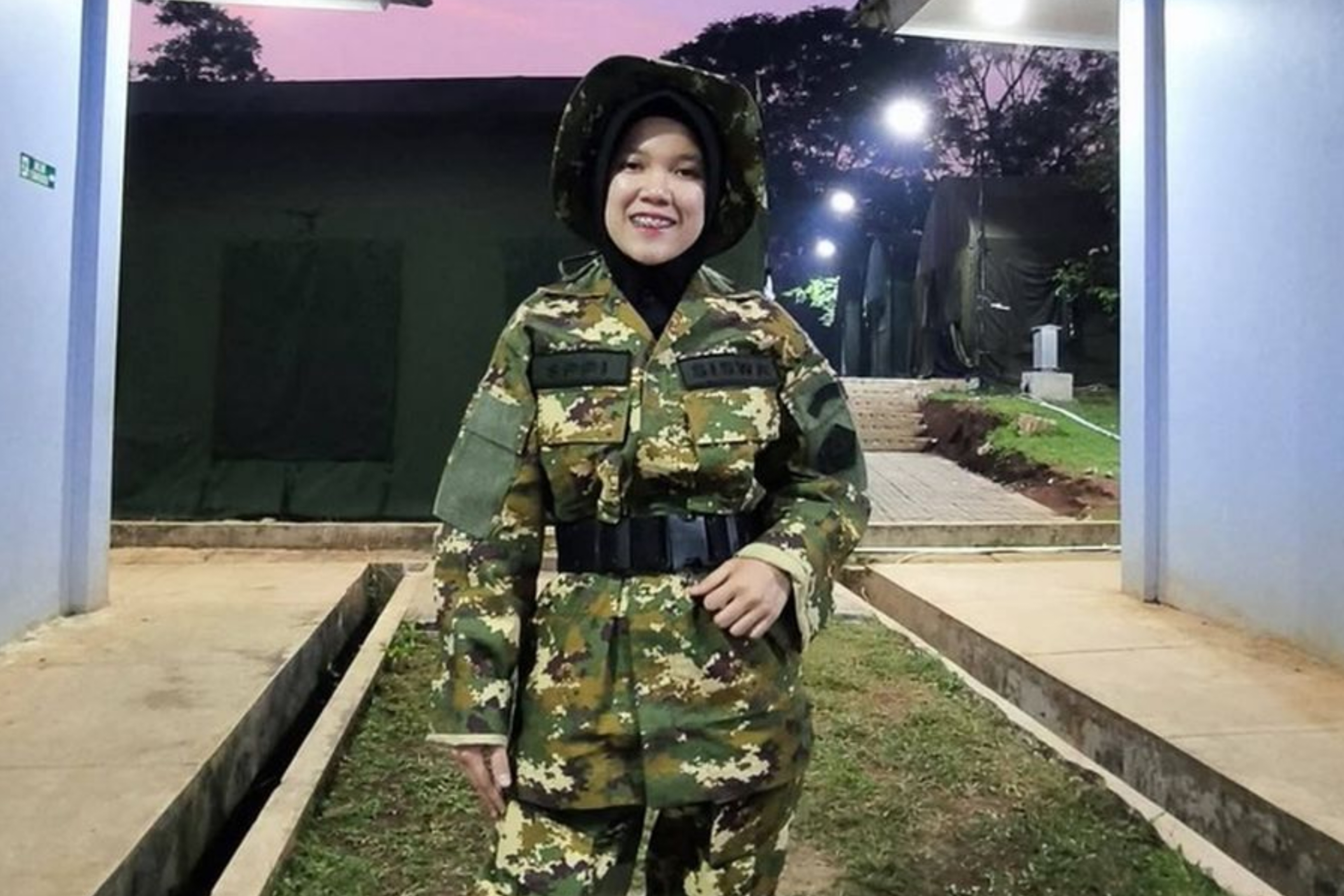 Novia Rahmadani Sihotang (25), warga Kota Padangsidimpuan, Sumatera Utara, saat mengikuti kegiatan Latsarmil program SPPI KDKMP, yang diadakan Kementerian Pertahanan RI di Jakarta. Novia dikabarkan meninggal dunia pada Selasa, 23 Juni 3206. (IDNVoice/Dok. Keluarga Novia Rahmadani) 