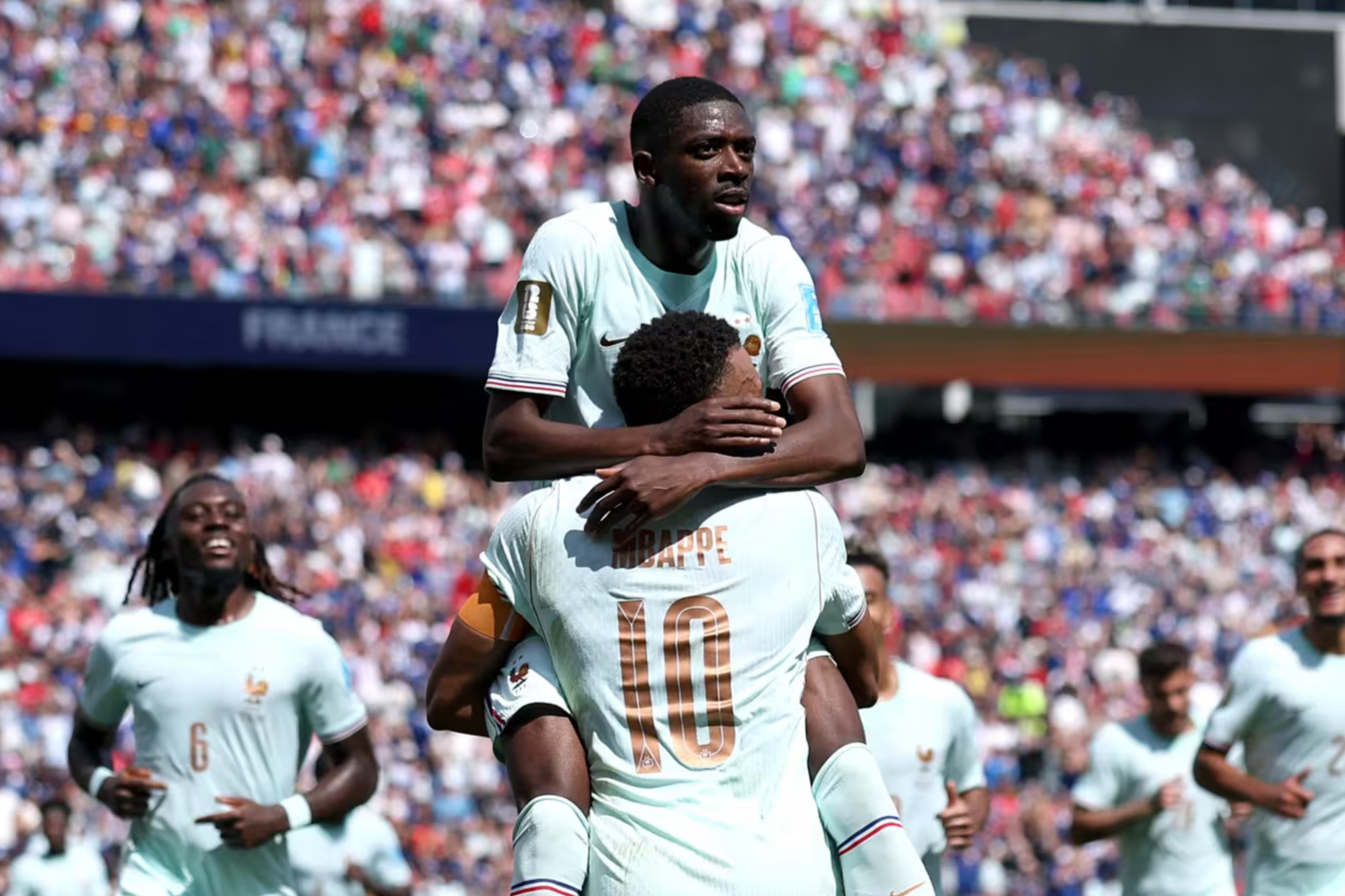 Ousmane Dembele mencetak hat-trick sensasional pada babak pertama saat Prancis meraih kemenangan ketiga dari tiga pertandingan dengan mengalahkan Norwegia yang tampil pincang. (IDNVoice/FIFA) 