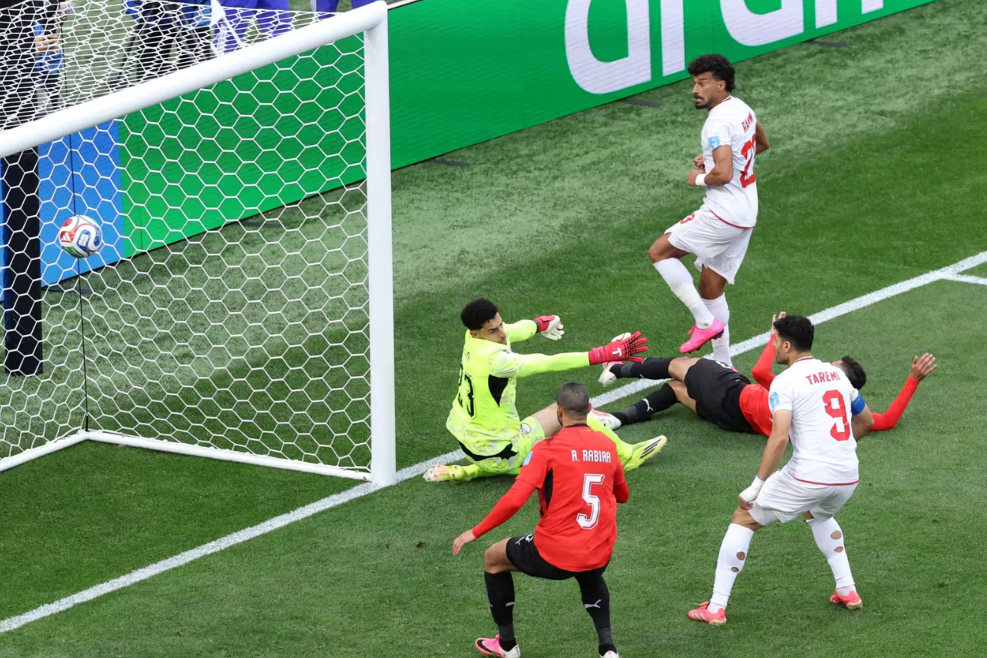 Pharaohs melaju ke babak knockout Piala Dunia 2026 tanpa terkalahkan setelah bermain imbang di pertandingan terakhir Grup G melawan Iran, yang tetap punya peluang masuk ke babak selanjutnya bersama Mesir. (IDNVoice/FIFA) 