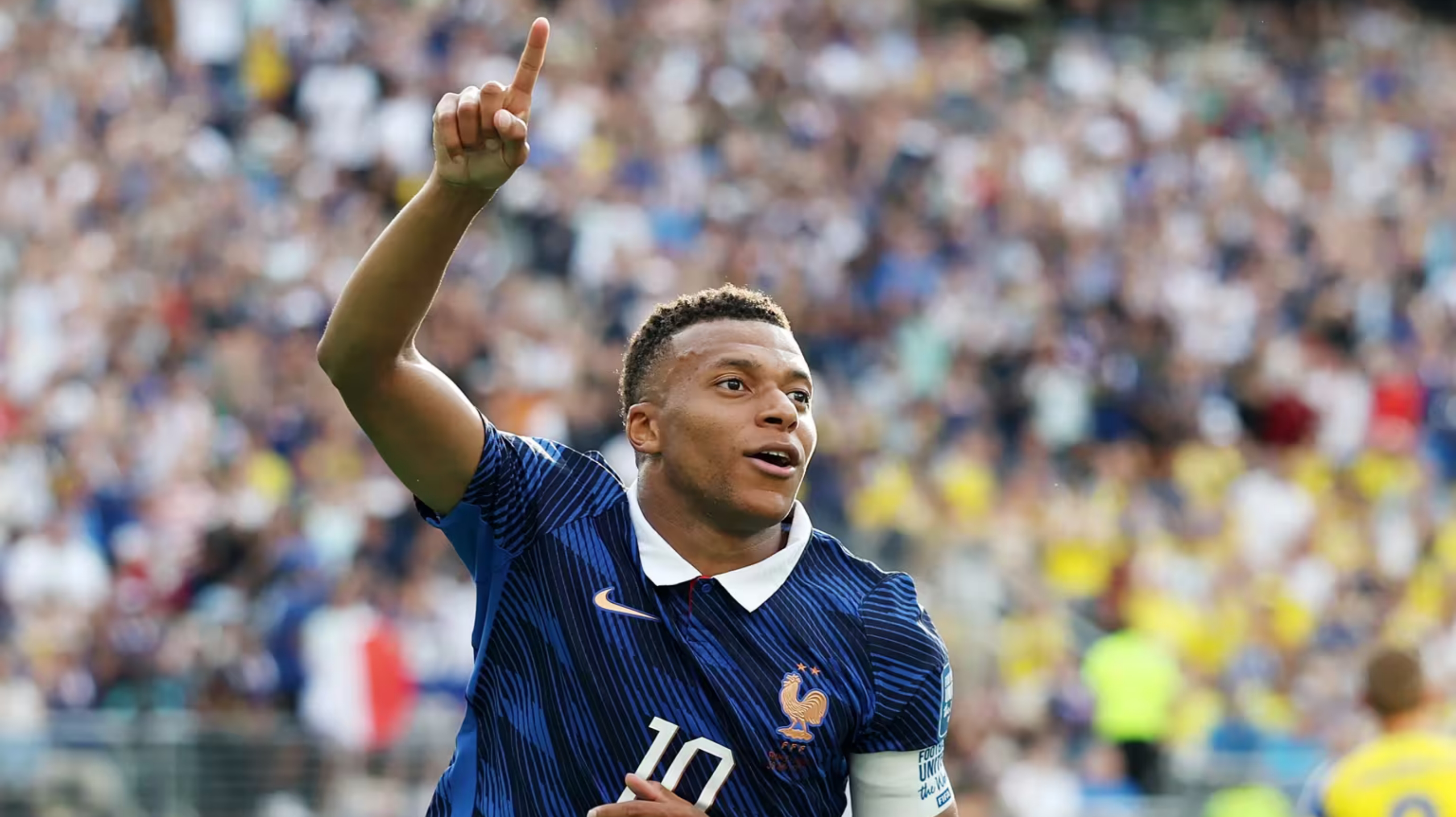 Kylian Mbappe semakin mengukuhkan statusnya sebagai salah satu bintang Piala Dunia setelah mencetak dua gol dalam kemenangan meyakinkan Prancis atas Swedia di Babak 32 Besar. (IDNVoice/FIFA)