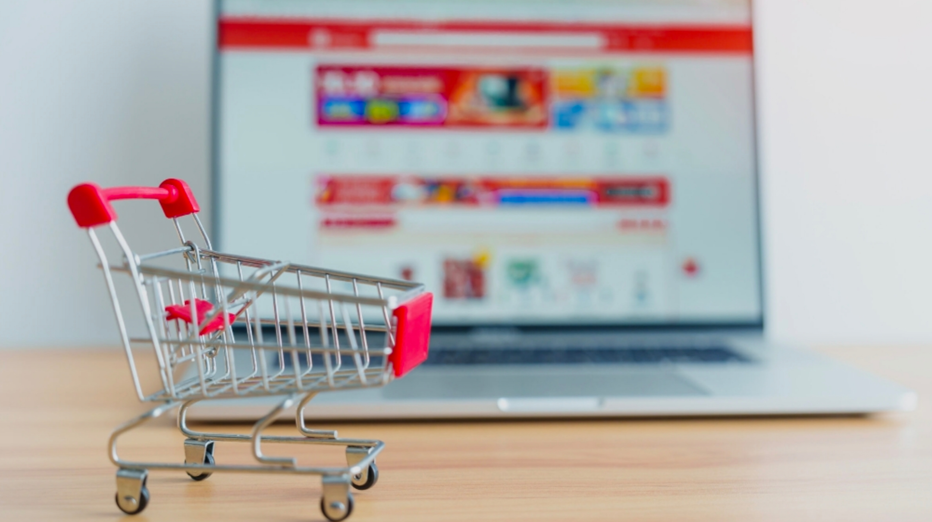 Ilustrasi: Marketplace merupakan salah satu sarana penjualan online yang paling mudah diakses bagi para pelaku usaha yang baru memulai bisnis. (IDNVoice/Vindi)