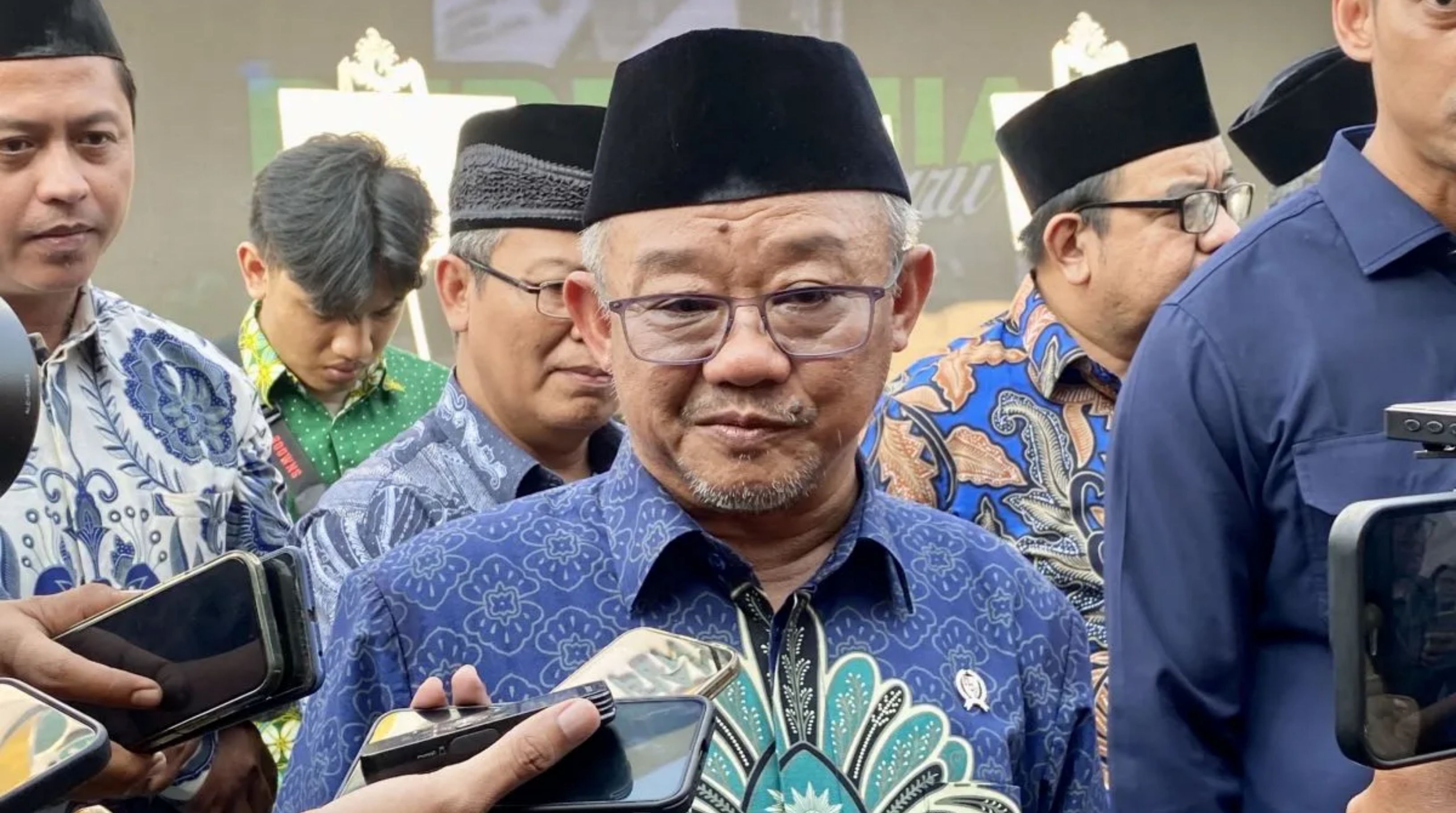 Menteri Pendidikan Dasar dan Menengah (Mendikdasmen) Abdul Mu`ti saat menghadiri acara peresmian Gedung Muhammadiyah Sapen Universal School (MSUS) di Kalurahan Tamantirto, Kapanewon Kasihan, Kabupaten Bantul pada Sabtu, 4 Juli 2026. (IDNVoice/Antara)