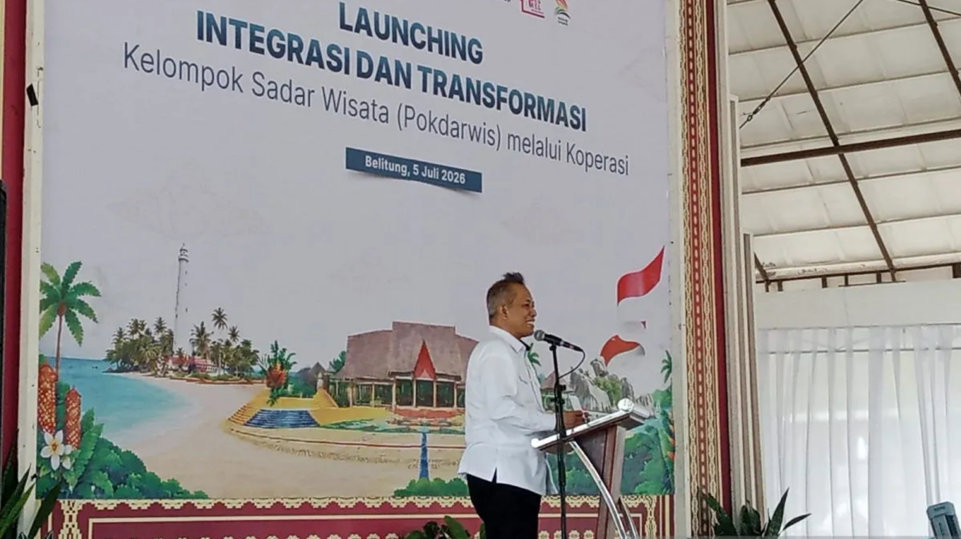 ‎Menteri Koperasi (Menkop) Ferry Juliantono mengatakan, integrasi dan transformasi Kelompok Sadar Wisata (Pokdarwis) menjadi badan usaha berbentuk koperasi akan menjadi instrumen di Tanjungpandan pada Minggu, 5 Juli 2026. (ANTARA/Apriliansyah) 