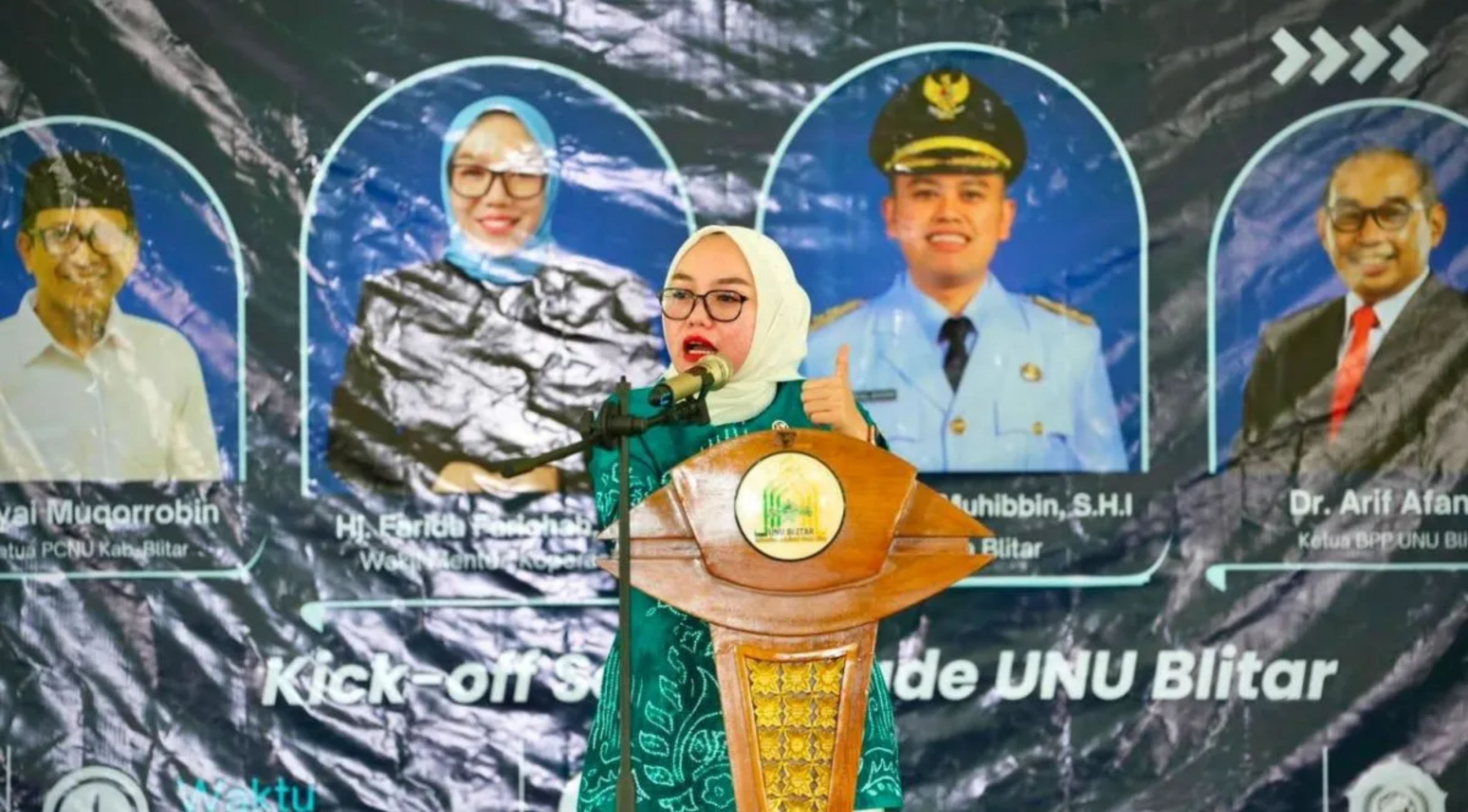 Wakil Menteri Koperasi Farida Farichah saat menjadi pembicara dalam seminar ilmiah bertajuk Strategi Pemberdayaan Ekonomi Keluarga di Universitas Nahdlatul Ulama (UNU) Blitar. (IDNVoice/Kemenkop)