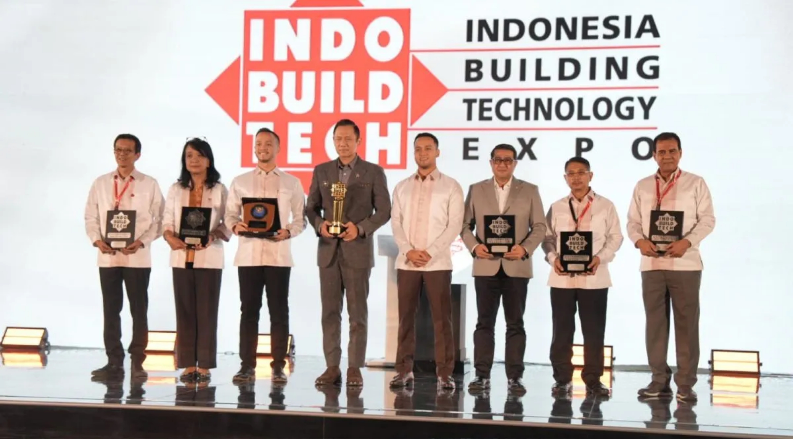 Menteri Koordinator Bidang Infrastruktur dan Pembangunan Kewilayahan, Agus Harimurti Yudhoyono (AHY) saat menghadiri pembukaan IndoBuildTech Expo 2026 yang diselenggarakan di Indonesia Convention Exhibition (ICE) BSD, Tangerang pada Rabu, 8 Juli 2026. (IDNVoice/Propan Raya)