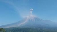 Gunung Semeru Erupsi Tujuh Kali, Kolom Abu Capai 1,3 Kilometer di Atas Puncak