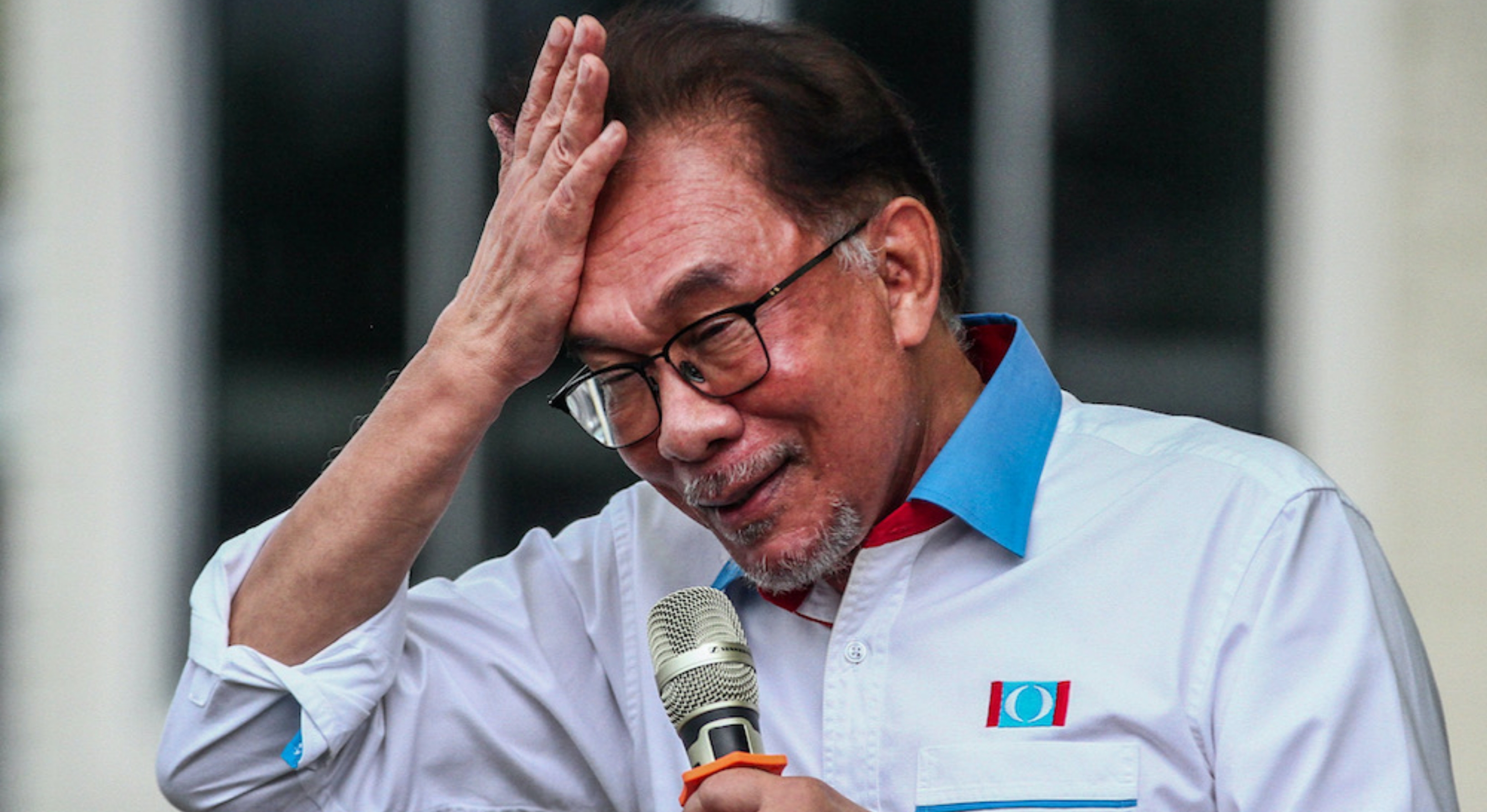 Perdana Menteri Malaysia, Datuk Seri Anwar Ibrahim, saat melakukan kampanye di Bilik Gerakan Satelit N44 Larkin, Johor Bahru, pada 5 Maret 2022. (IDNVoice/Malaymail-Hari Anggara)