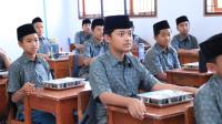 Pemerintah Izinkan Pesantren Besar Kelola Dapur MBG Mandiri, BGN: Standar Keamanan Pangan Tetap Wajib Dipenuhi