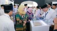 Khofifah Ajak Masyarakat Hidupkan Kembali Turots, Warisan Keilmuan Ulama Nusantara