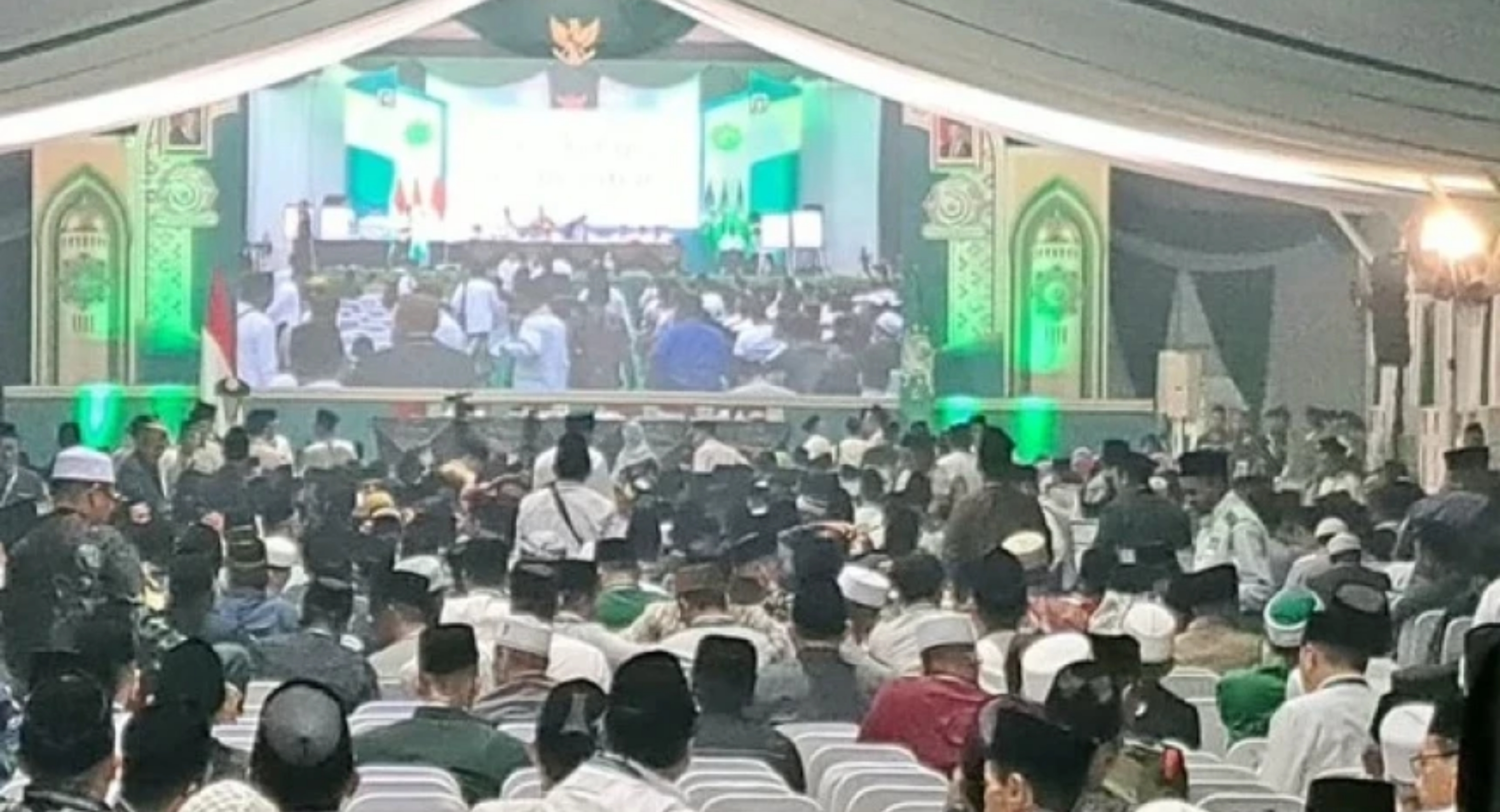 Muktimirin Sidang Pleno Muktamar Ke-35 NU di Pesantren Bahrul Ulum, Tambakberas, Jombang, Jawa Timur. (IDNVoice/NU Online)