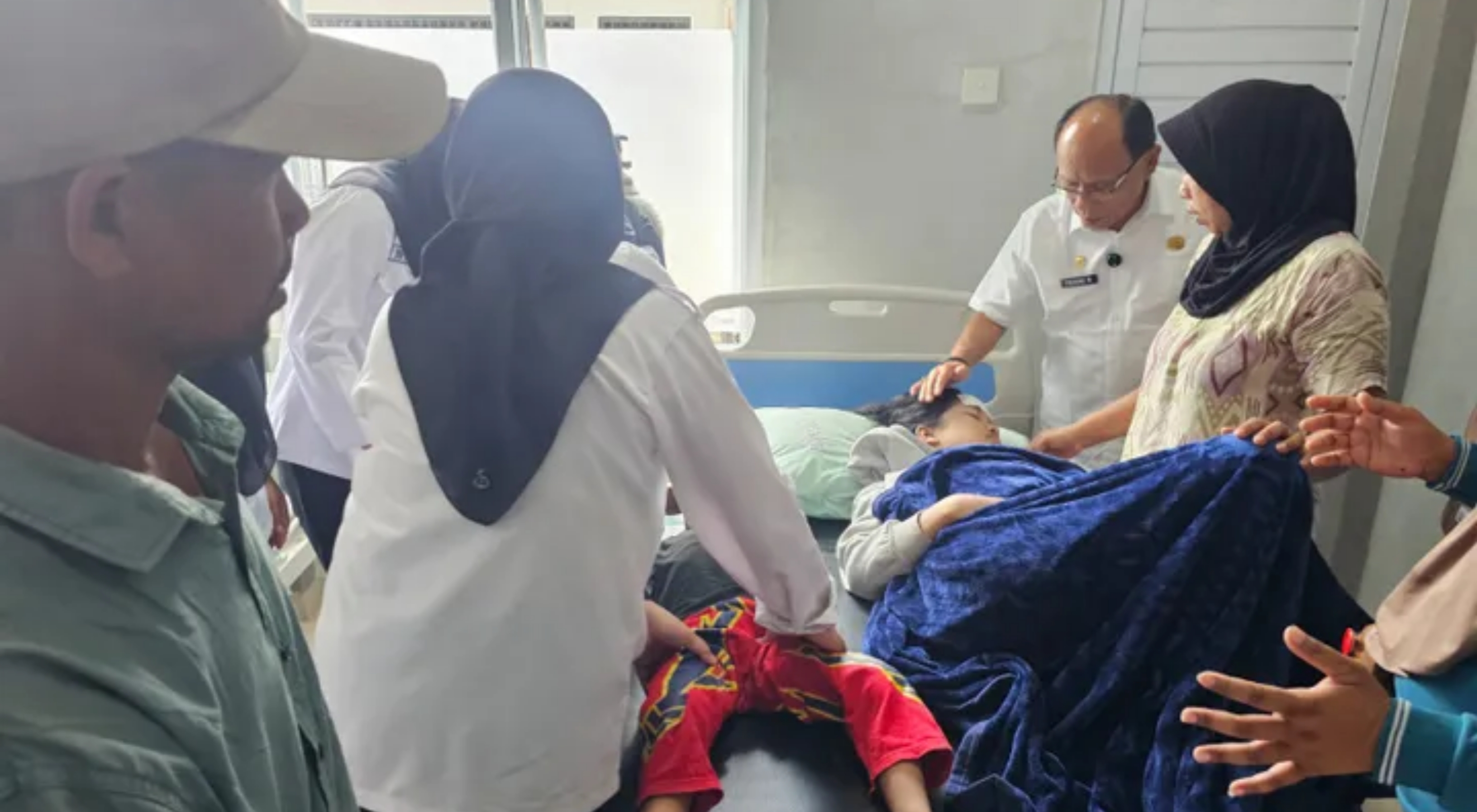 237 Siswa dan Guru Keluhkan Gangguan Kesehatan Usai Santap MBG, Pemprov Sumbar Hentikan Sementara Operasional SPPG Palupuh