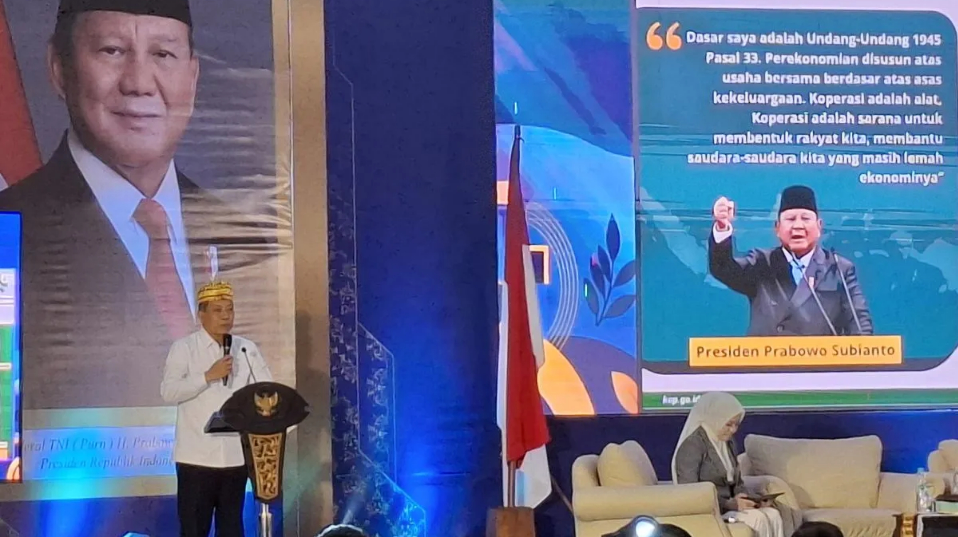 Menteri Koperasi Ferry Juliantono memberi paparan terkait koperasi desa kelurahan merah putih di Bandarlampung pada Jumat, 4 September 2026. (IDNVoice/Antara Foto)