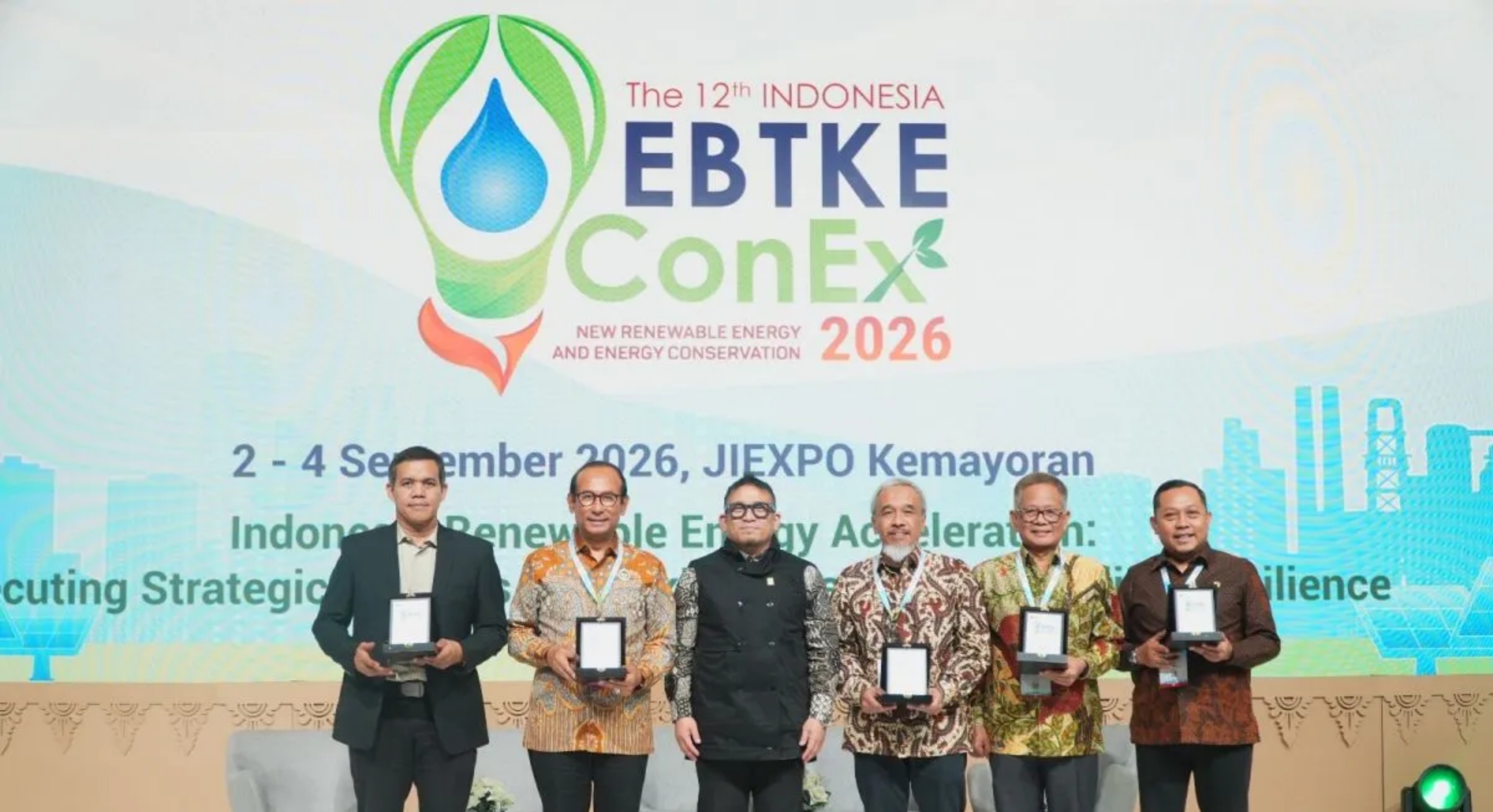 Para pembicara dalam Panel Diskusi 3 The 12th Indonesia EBTKE Conference and Exhibition (IndoEBTKE ConEx) 2026 di JIExpo Kemayoran, Jakarta pada Kamis, 3 September 2026. (IDNVoice/Agrinas Palma)