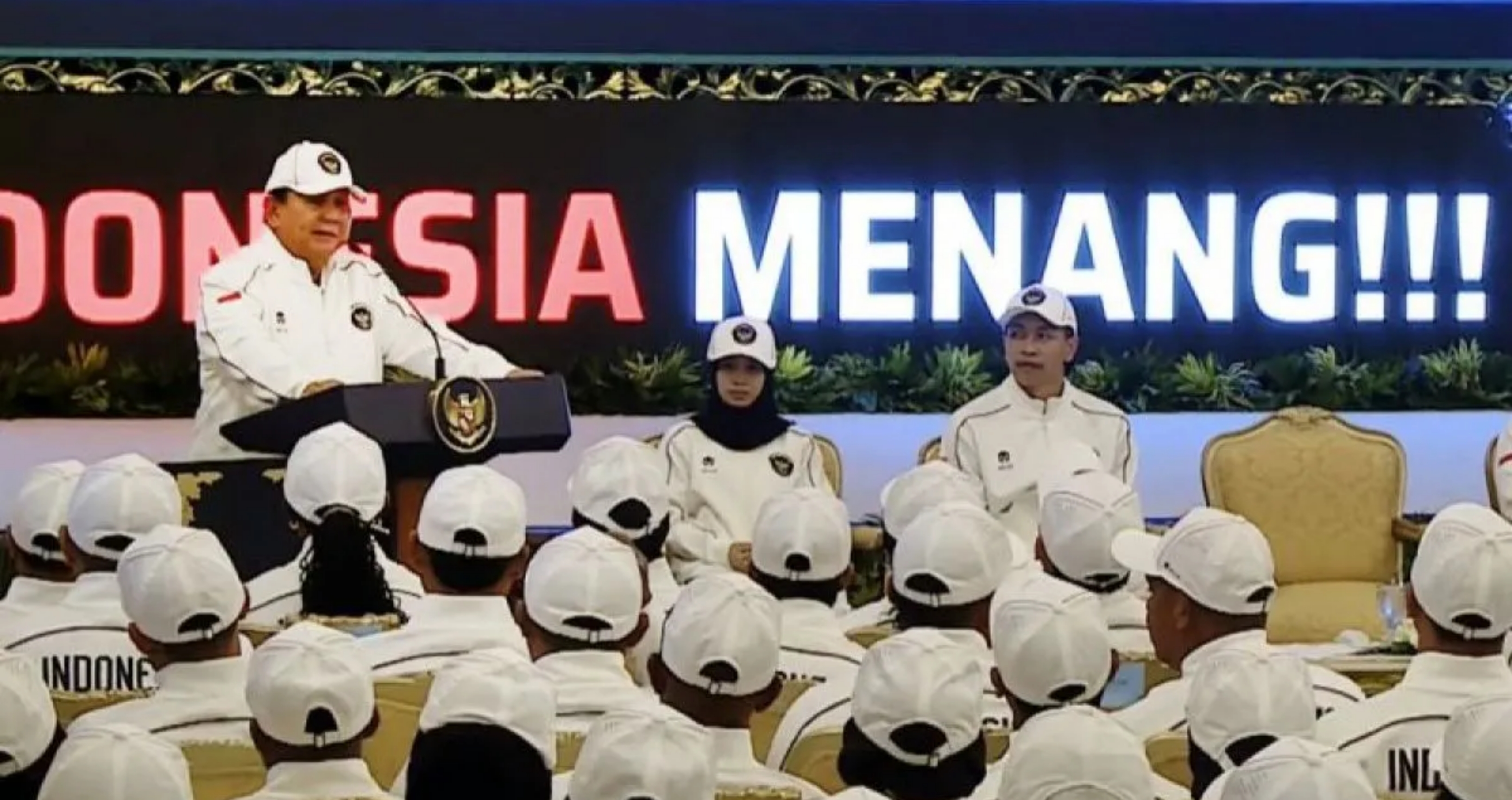 Preside RI Prabowo Subianto memberikan arahan kepada para atlet saat acara pelepasan Kontingen Indonesia ke ajang kompetisi olahraga Asian Games Aichi-Nagoya 2026, di Istana Negara Jakarta pada Rabu, 9 September 2026. (IDNVoice/BPMI Setpres)