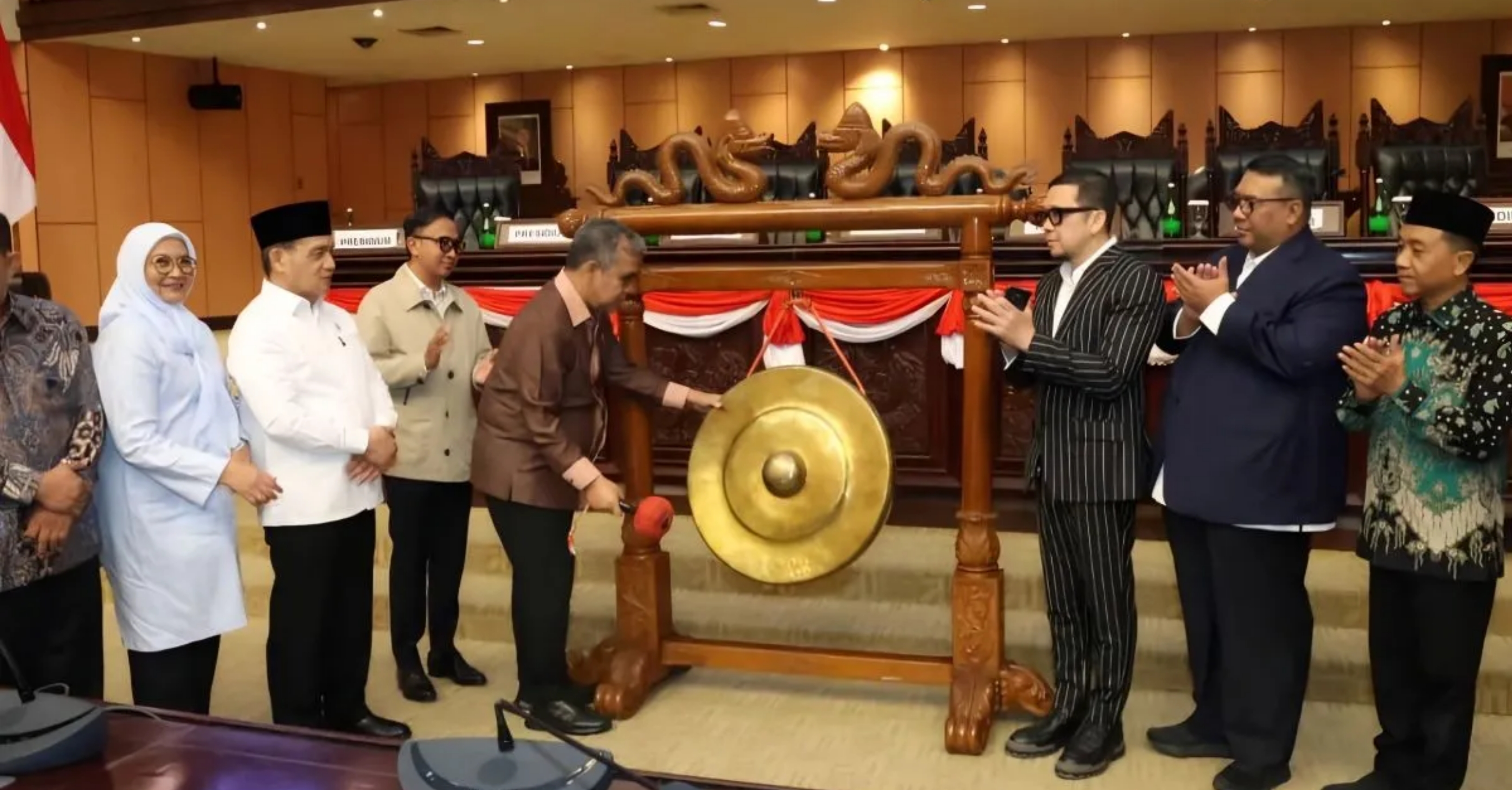 Ketua MPR Ahmad Muzani membuka Simposium Nasional Majelis Nasional Korps Alumni Himpunan Mahasiswa Islam (MN KAHMI) di kompleks parlemen, Jakarta pada Rabu, 9 September 2026. (IDNVoice/KAHMI)