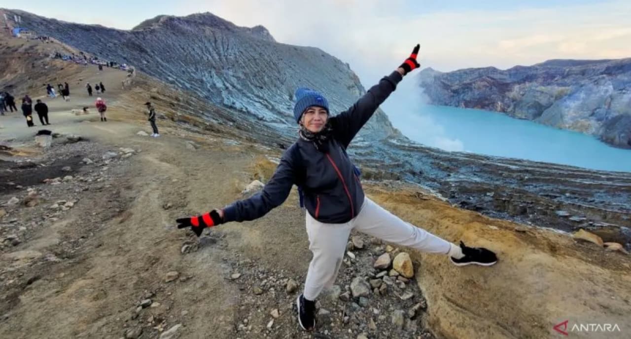 Pengunjung TWA Kawah Ijen sebelum terjadi karhutla. (IDNVoice/Antara Foto)