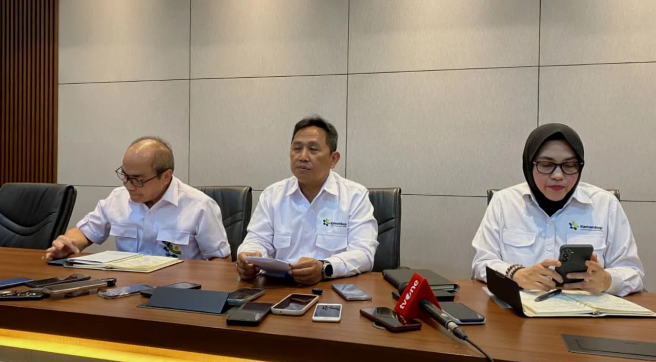 Sekretaris Kementerian Koperasi (Kemenkop), Ahmad Zabadi, saat memberikan keterangan pers di Jakarta pada Senin, 28 September 2026. (IDNVoice/Antara Foto)
