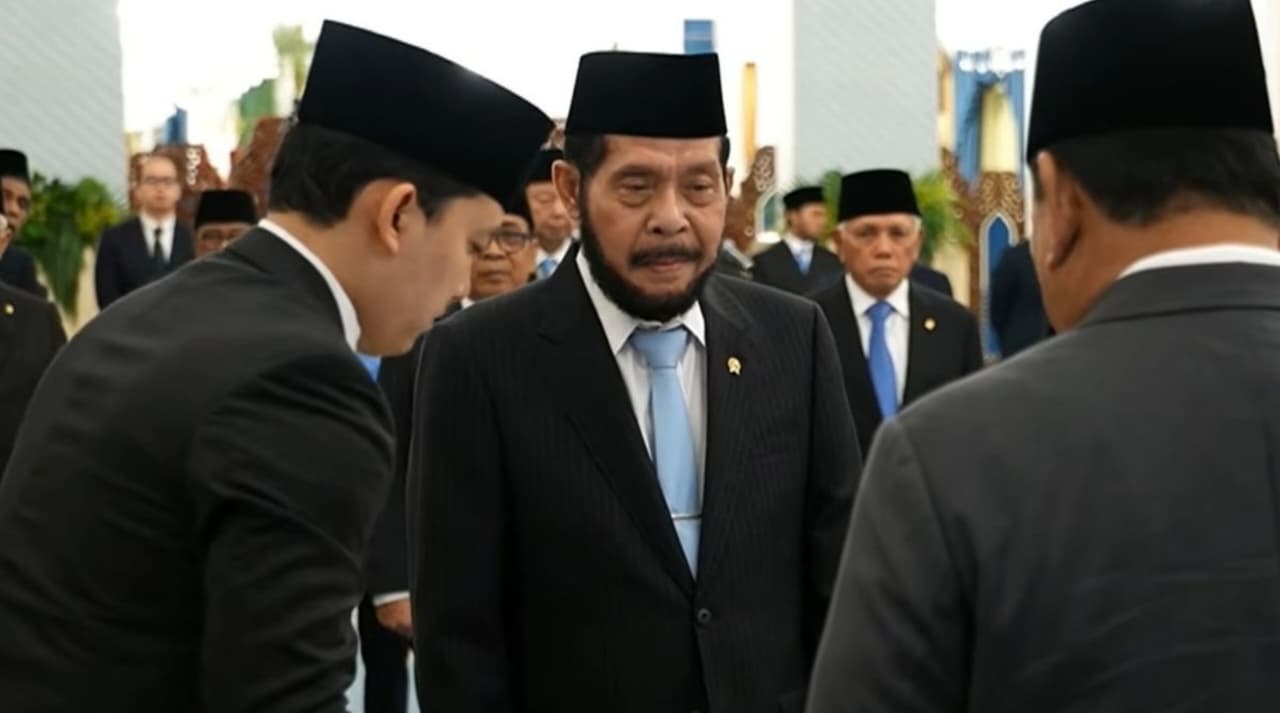  Tangkapan layar: Mantan Ketua MK Anwar Usman dilantik menjadi anggota Dewan Pertimbangan Presiden (Wantimpres) oleh Prabowo Subianto pada Jumat, 2 Oktober 2026. (IDNVoice/YouTube-Sekretariat Presiden)