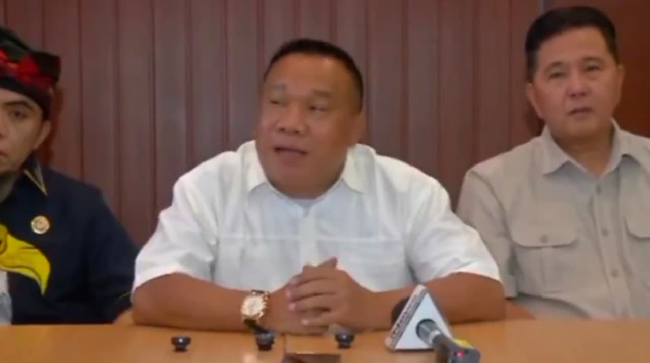 Ketua Umum Gerakan Cinta Prabowo (GCP), Kurniawan saat menyampaikan sikapnya atas putusan MK. (IDNVoice/Tangkapan Layar)