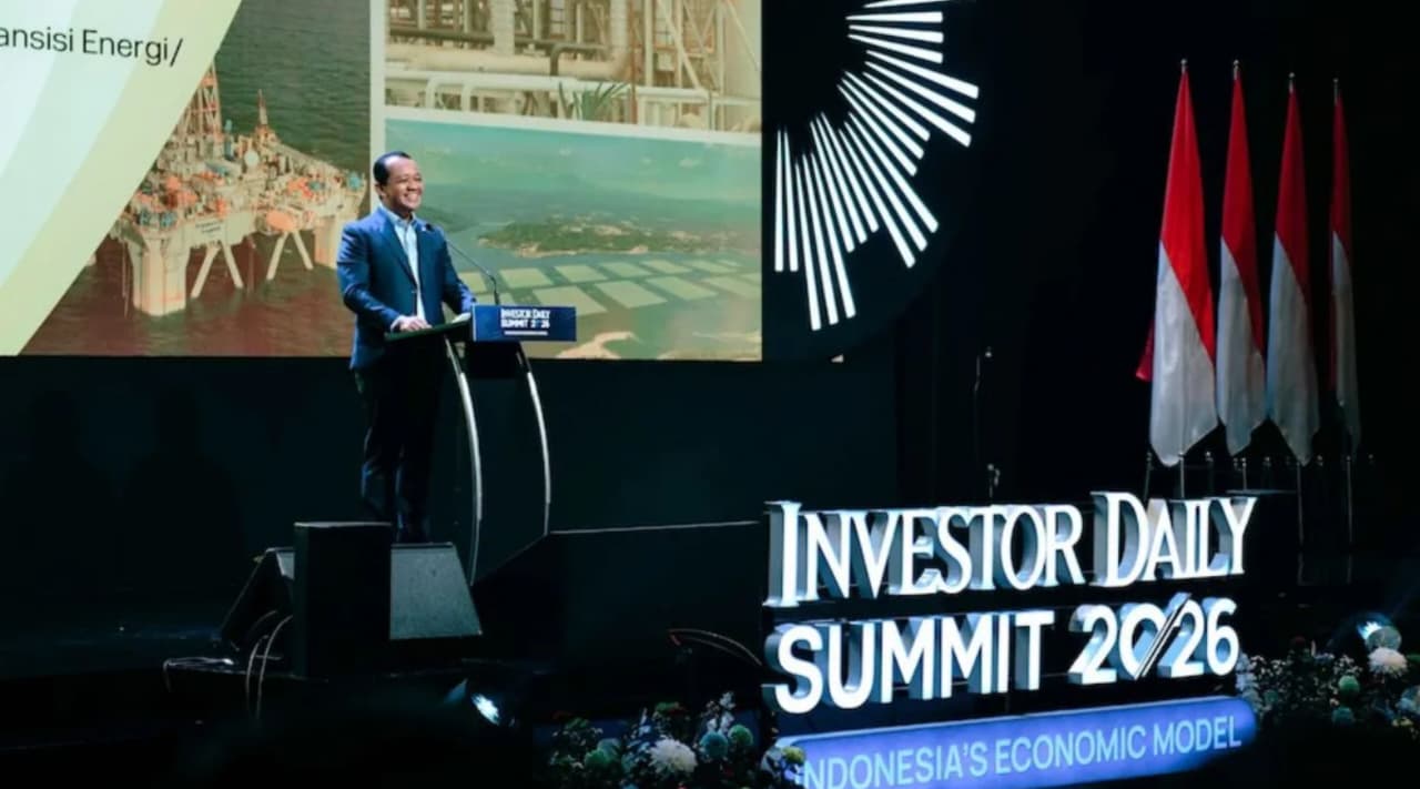 Menteri Koordinator Bidang Hilirisasi dan Transisi Energi Bahlil Lahadalia berpidato pada acara Investor Daily Summit 2026. (IDNVoice/ESDM)