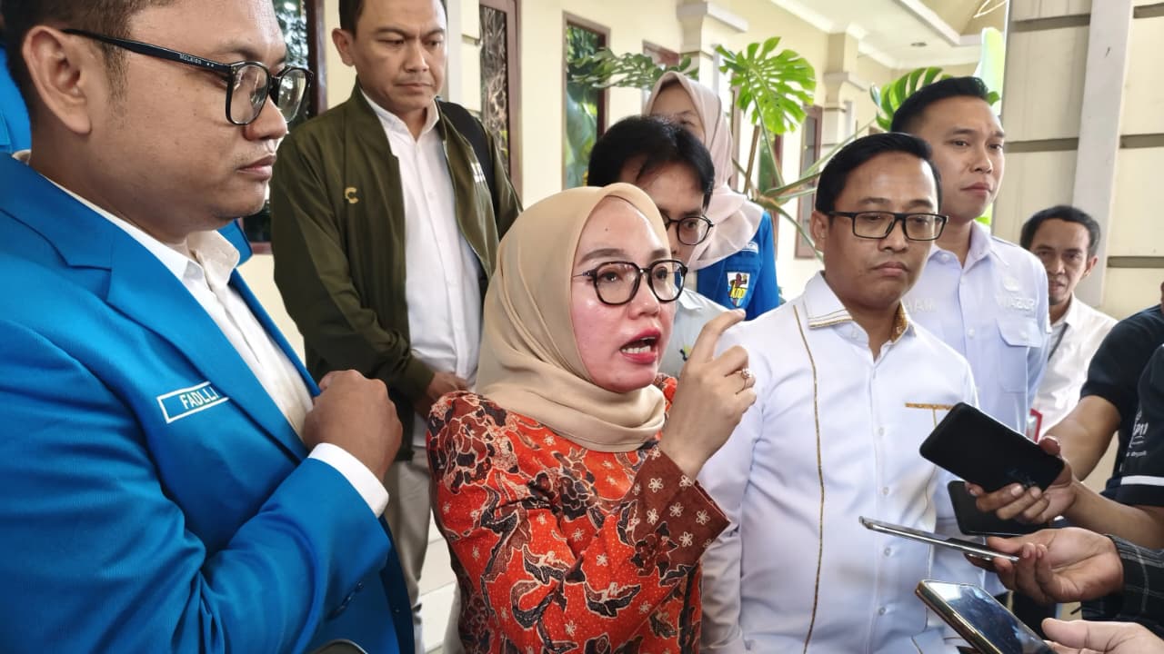 Wakil Menteri Koperasi (Wamenkop) Farida Farichah usai ikuti pelantikan KNPI Lamongan. (IDNVoice/RRI)