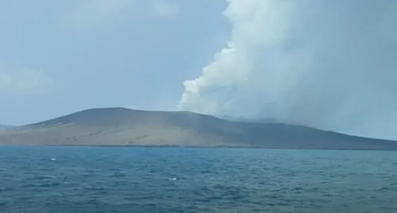 Gunung Anak Krakatau di Selat Sunda. (IDNVoice/BPBD Lampung)