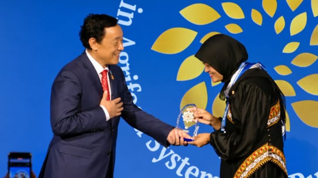 Dua petani perempuan Indonesia, Rulyantina asal Pandeglang Banten dan Istiqamah dari Aceh, meraih penghargaan 100 Women Heroes FAO 2026 di Roma. (IDNVoice/Kementan)