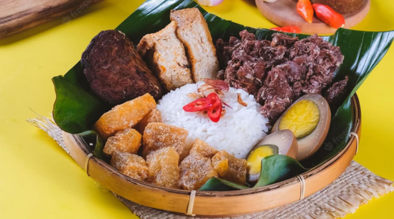 Dari Gudeg hingga Rendang, Ini 10 Destinasi Kuliner Indonesia yang Disorot Dunia
