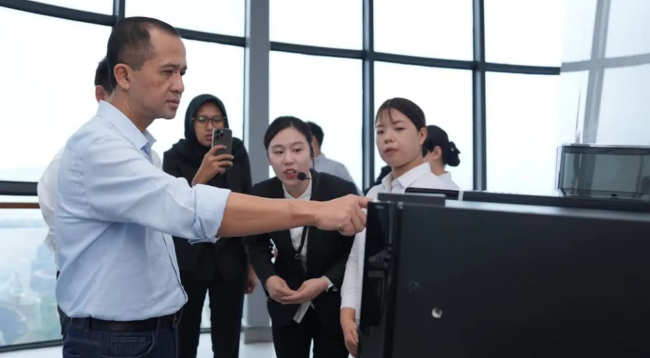 Dorong Transfer Teknologi ke Indonesia, Mentrans Pelajari Teknologi Pengolahan Sampah di China
