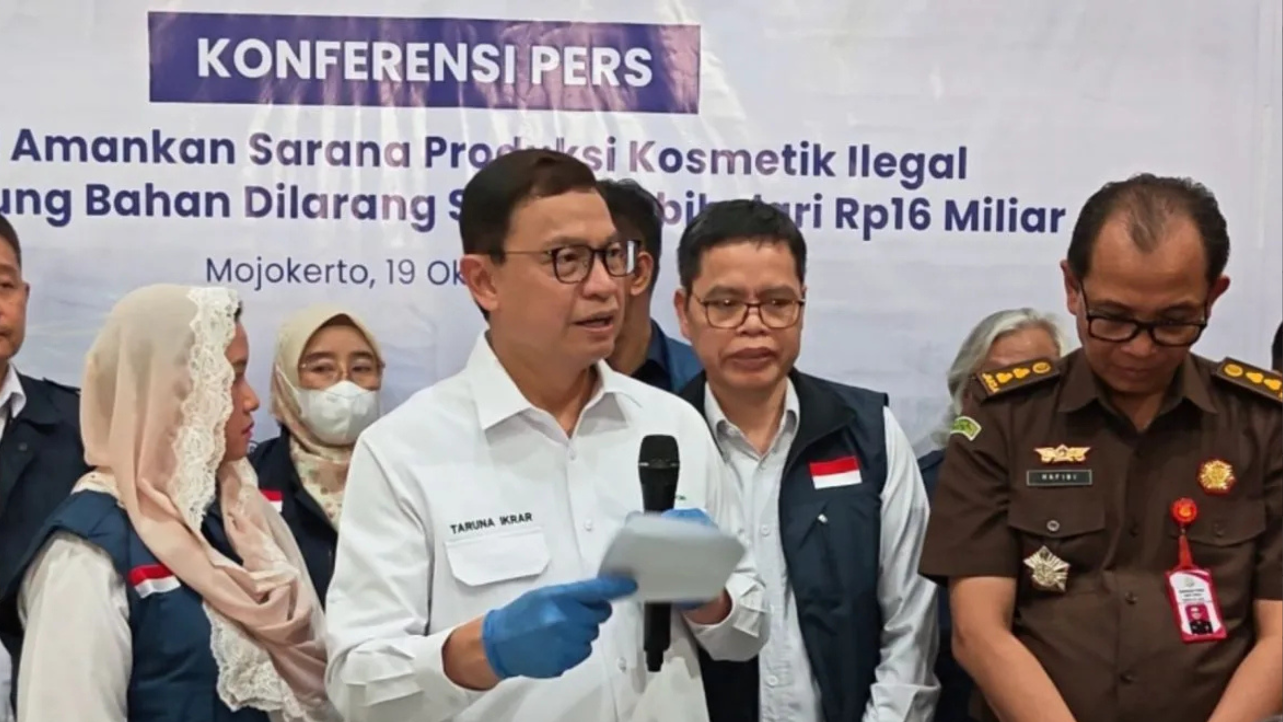 BPOM Bongkar Pabrik Kosmetik Ilegal di Mojokerto Senilai Rp16 Miliar, Produk Dipasarkan hingga Papua