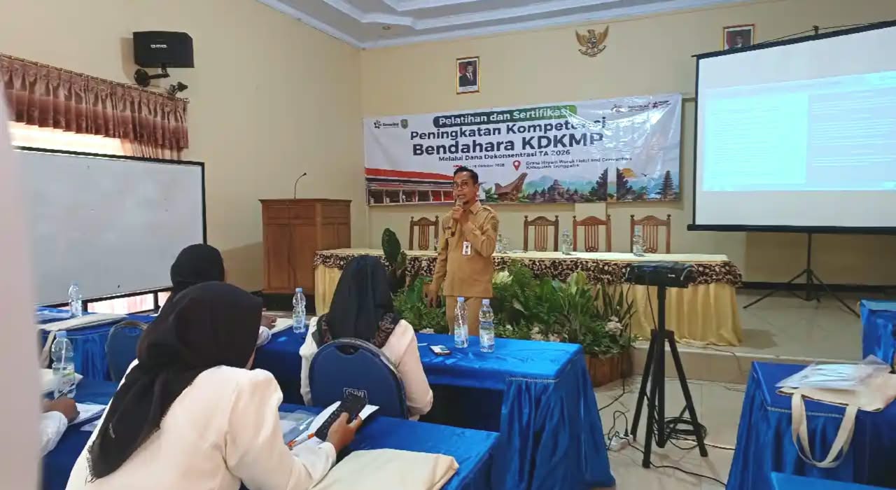Kegiatan pelatihan dan uji kompetensi bendahara KDKMP di Trenggalek. (IDNVoice/Suara Trenggalek)